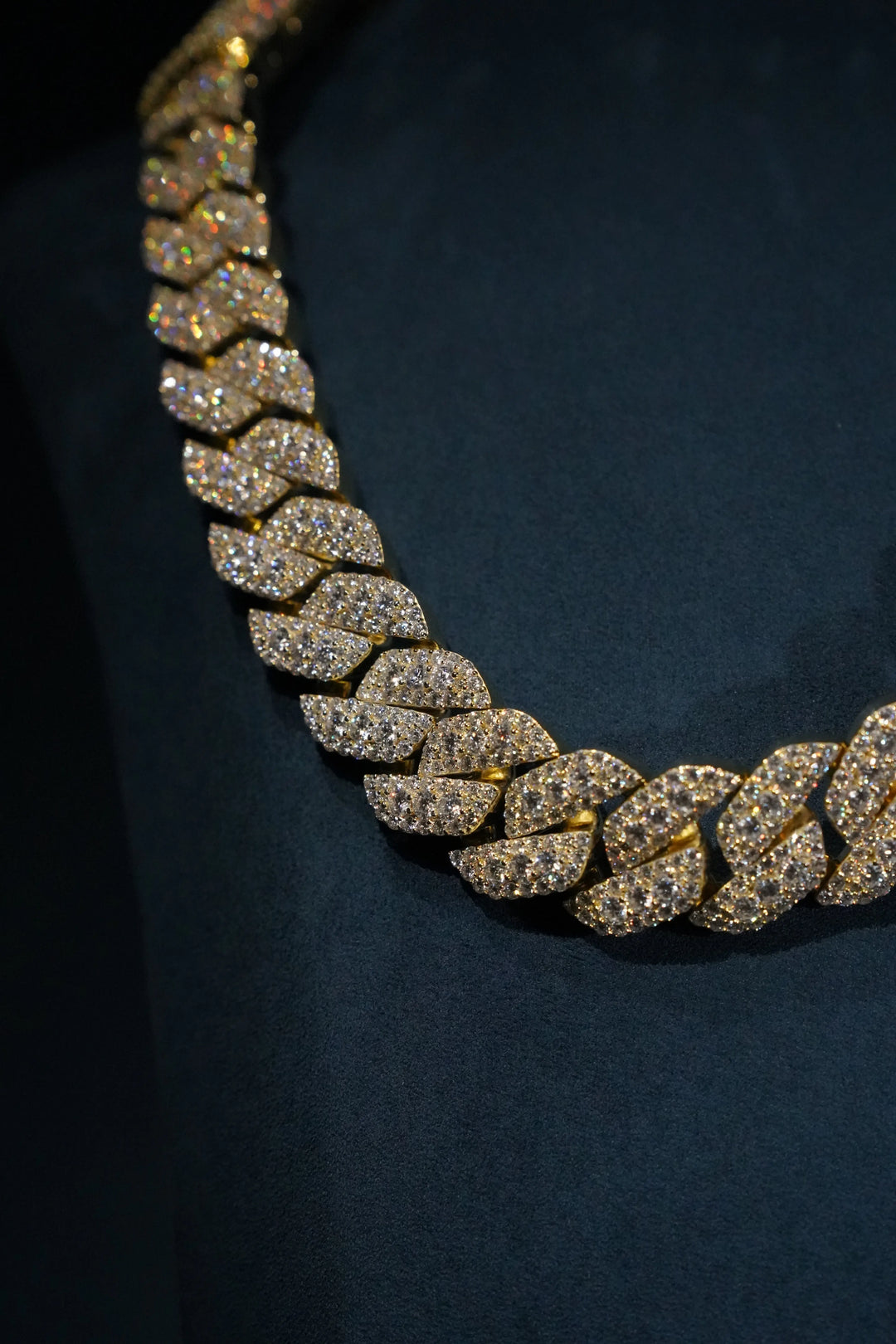 Does 14K Gold Turn Green? Understanding and Preventing Jewelry Discoloration | Miami The Jeweler. Miami The Jeweler